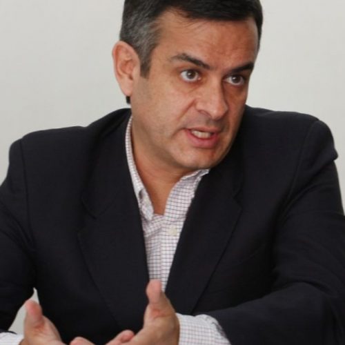 Luis Rosales, debate